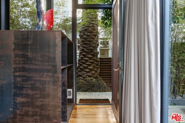 Building Photo - 7 Vicente Ter