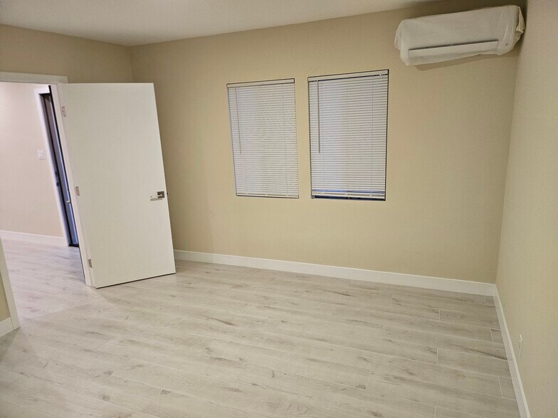 Building Photo - 2019 W Victory Blvd