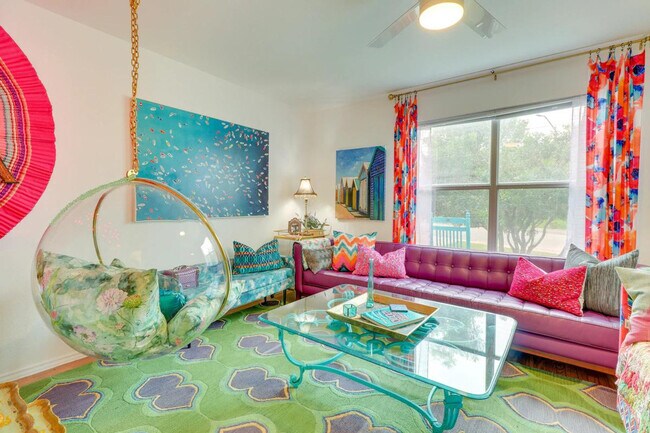 Building Photo - 1208 E 3rd St