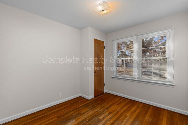 Building Photo - 10218 Unicorn Dr