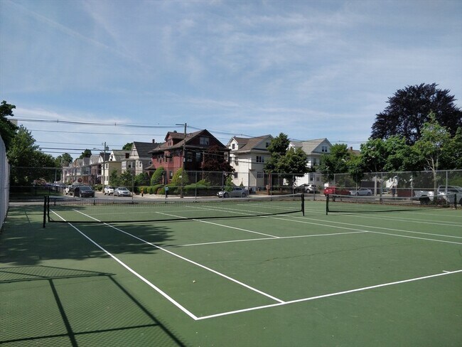 Building Photo - 15 Carney St