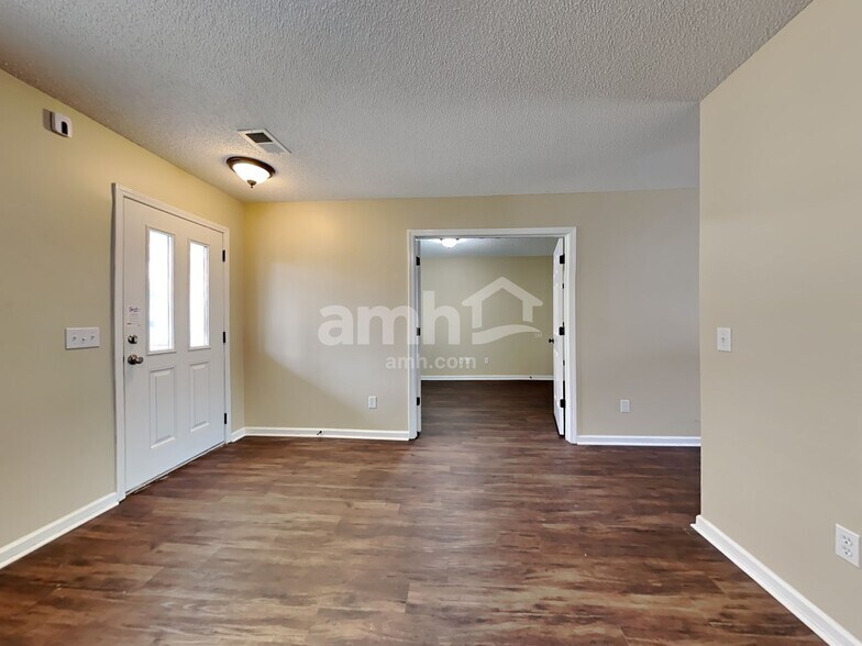 Building Photo - 304 S Port Dr