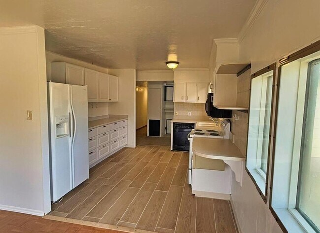 Building Photo - South Fork Rental Home