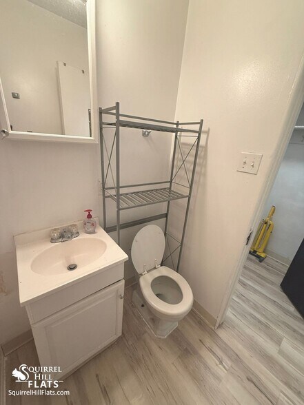 Building Photo - 5710 Phillips Ave