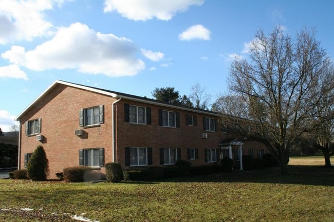 Building Photo - 480 E 5th Ave