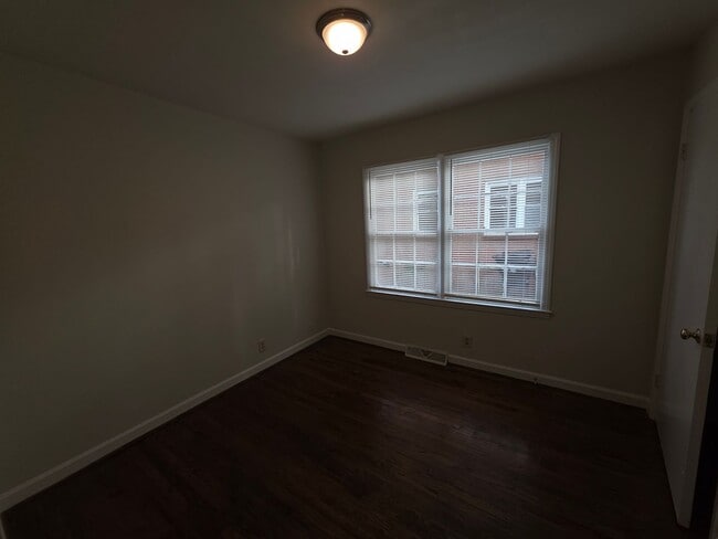 Building Photo - BH-beal3721