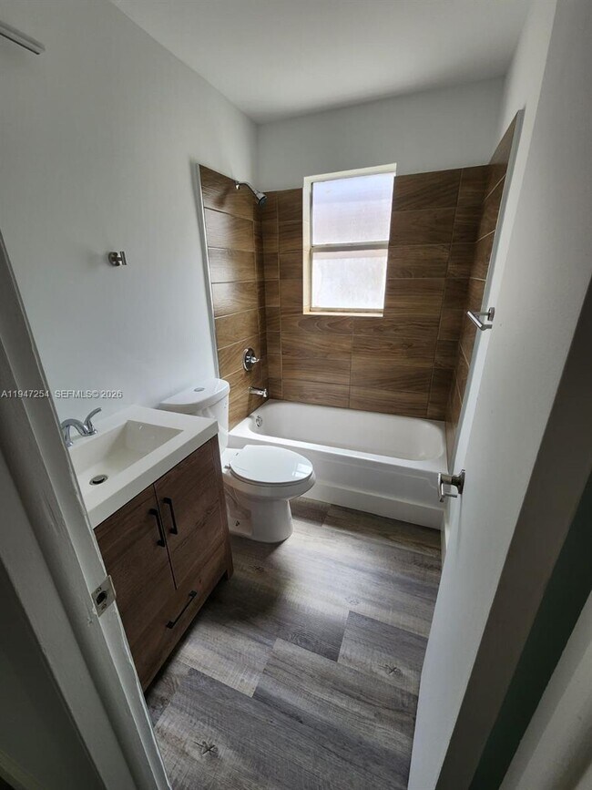 Building Photo - 4545 Treehouse Ln