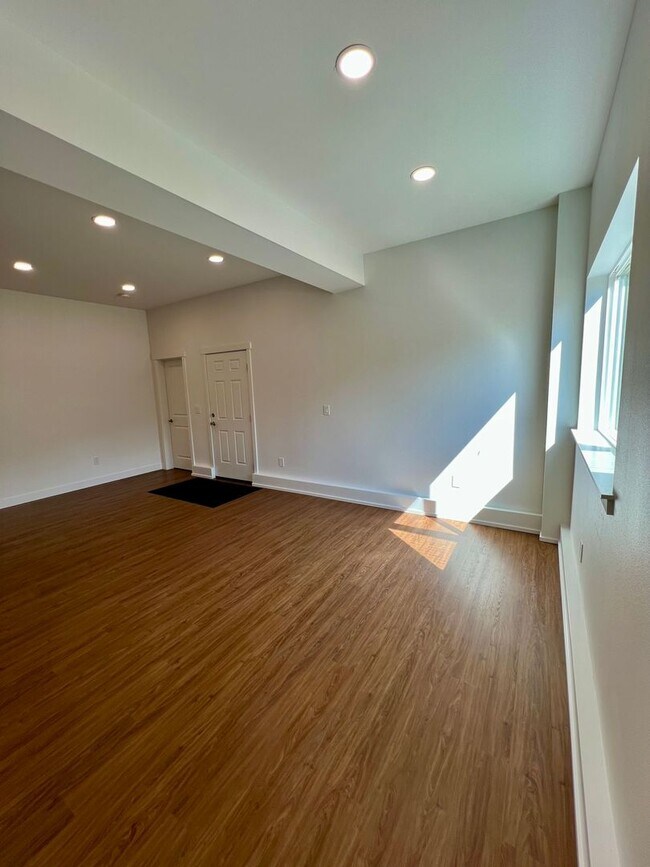 Building Photo - 8213 Harmany Ranch Rd