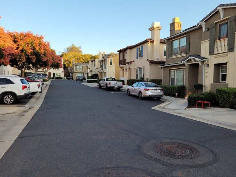 Building Photo - 1485 Mosaic Gln