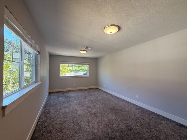 Building Photo - HONEYBEE5711-5713
