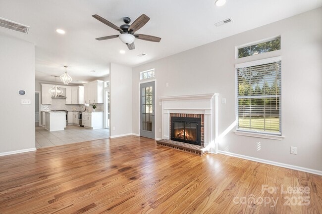 Building Photo - 111 Monterey Dr