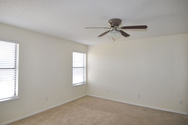 Building Photo - VIEW NOW/COMING SOON - Beautiful 3-2-2 in Saginaw with Quartz Counters & Large Backyard-Eagle MT-...