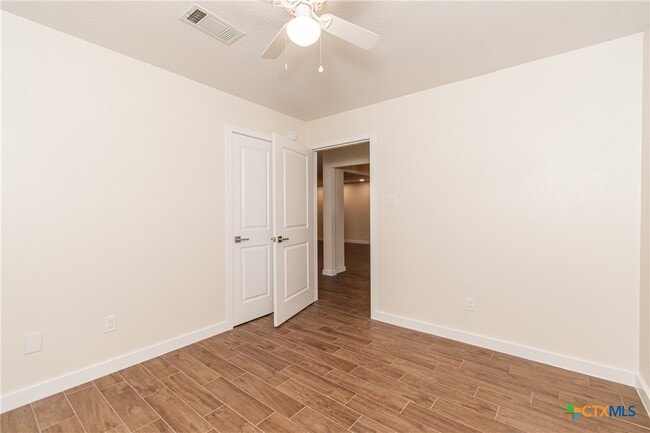 Building Photo - 304 Timber Ridge Dr