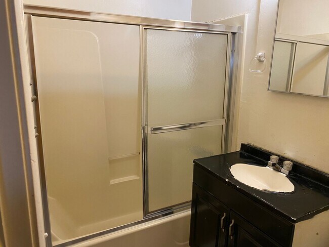 Building Photo - AL378-Mata, Sergio