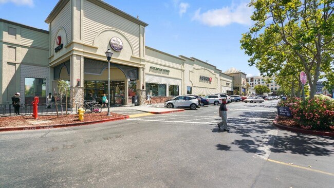 Building Photo - 1130 Edgewood Rd