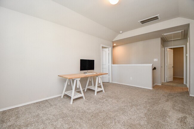 Building Photo - 16868 Pink Wintergreen Dr