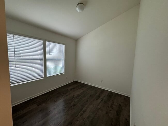 Building Photo - 1 br ADU home