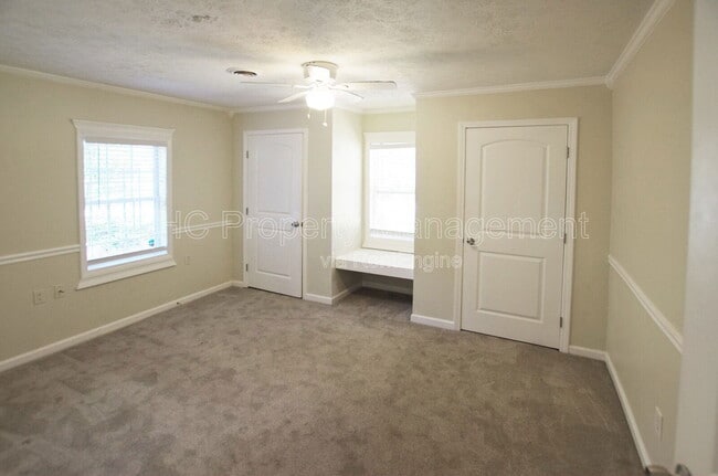 Building Photo - 1135 E Fayetteville Rd