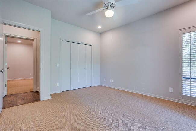 Building Photo - 3231 Tarryhollow Dr