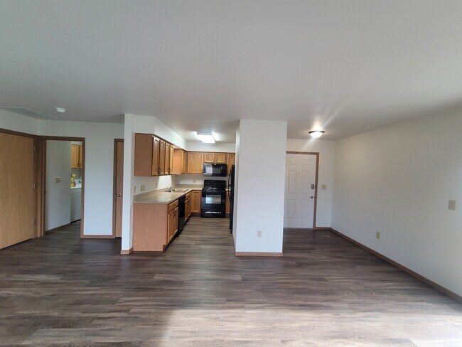 Kitchen and foyer - 113 W Meade Ave