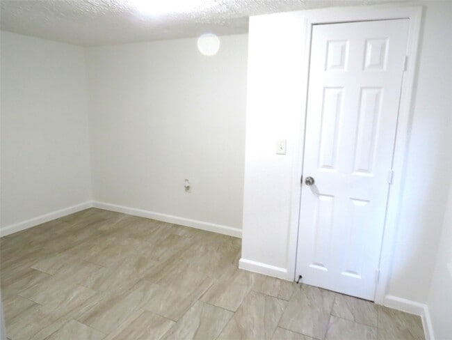 Building Photo - 8006 Avenue B