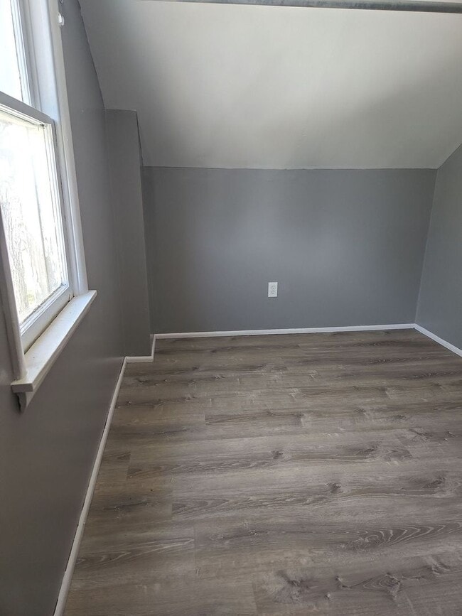 Building Photo - Newly Upgraded 2-Bedroom Home Available Now!