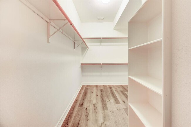 Building Photo - 8803 Memorial Creek Dr