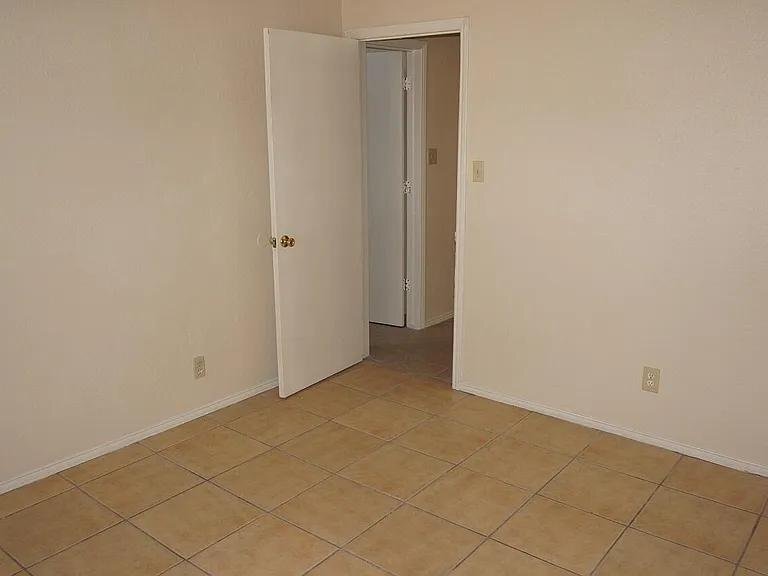 Building Photo - 6060 Bridalveil Dr