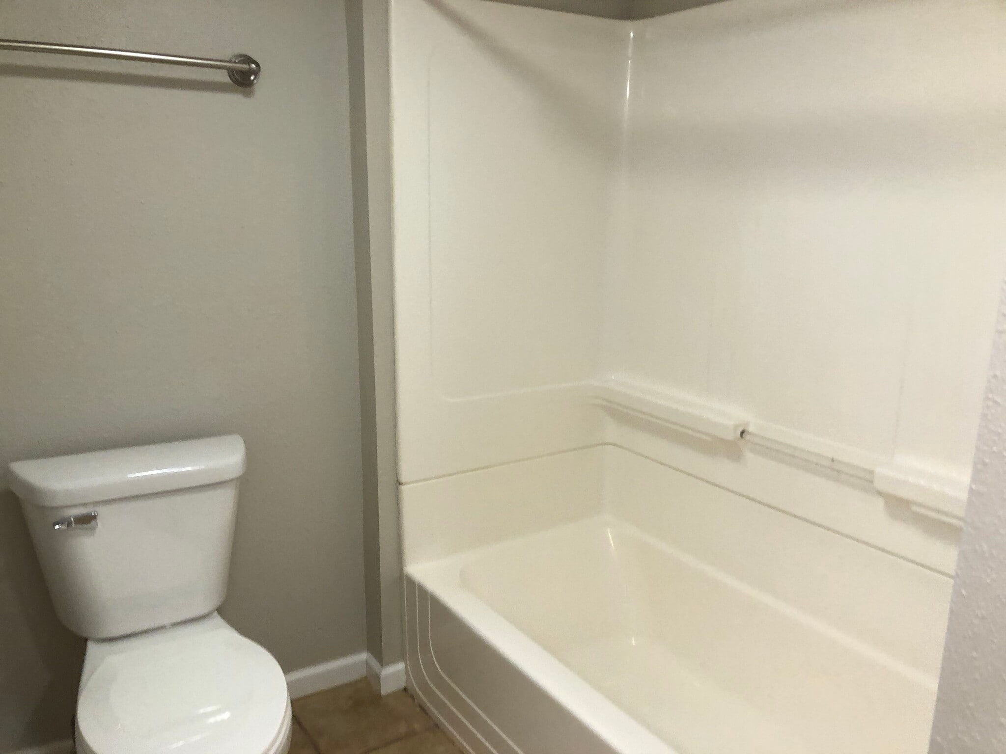 Building Photo - 954 1/2 Jenifer St