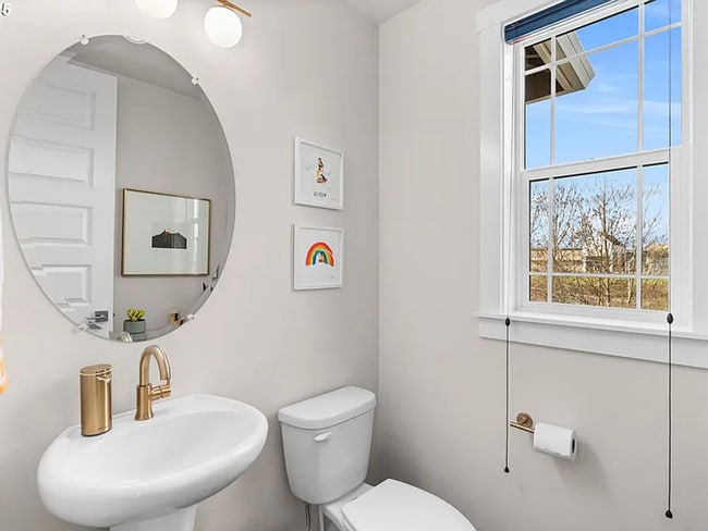 Building Photo - Luxury Living in Reed’s Crossing – Designe...