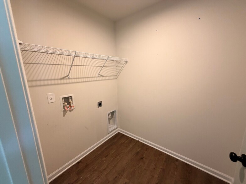 Building Photo - 3012 Blue Brook Ln