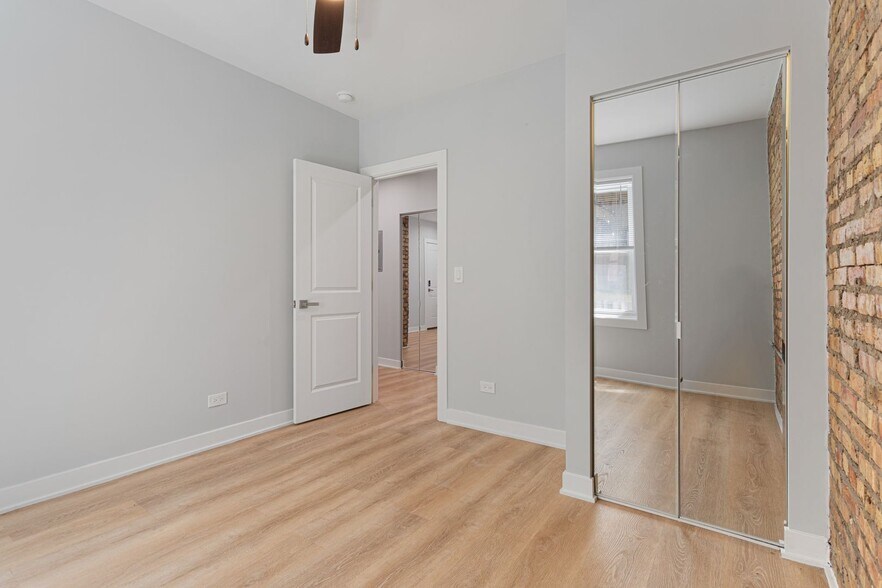 Building Photo - 7383 N Damen Ave