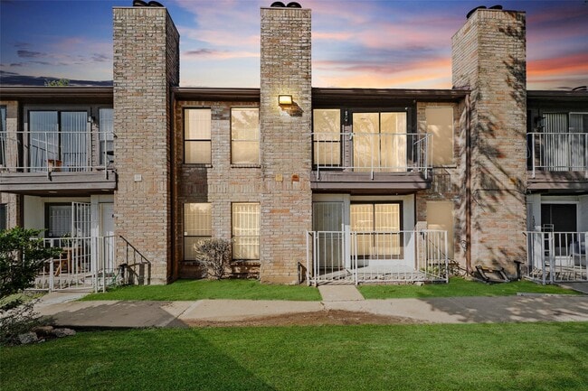 Building Photo - 6633 W Airport Blvd