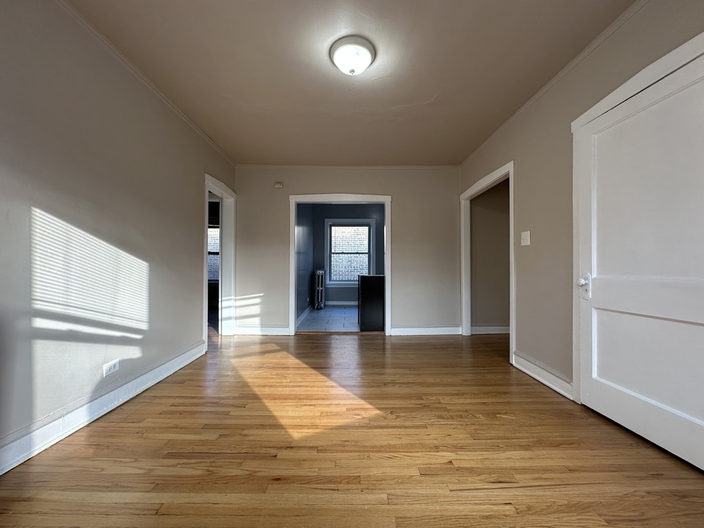 Building Photo - 4027 W Melrose St