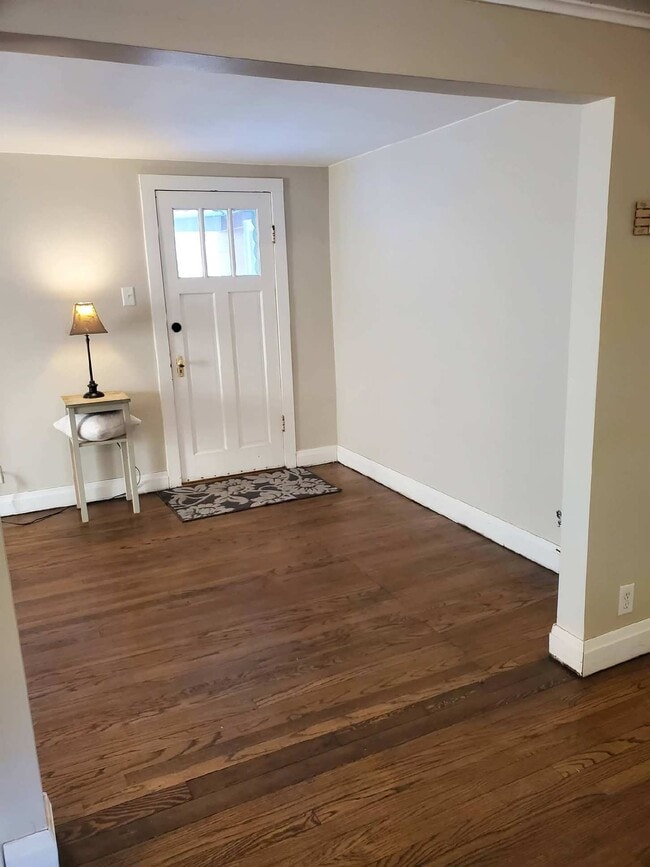 Building Photo - 5519 Evergreen Ave