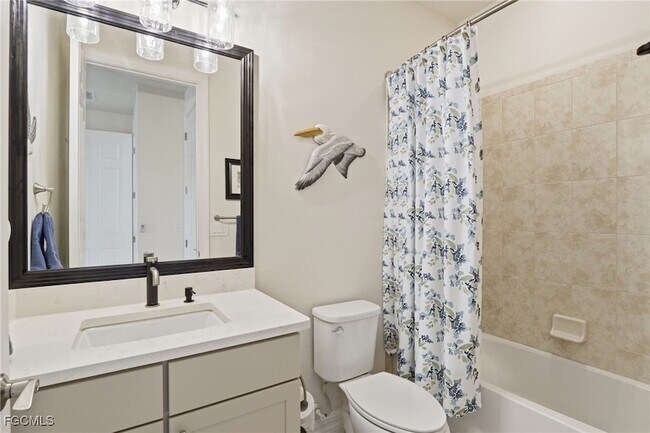 Building Photo - 11012 Castlereagh St