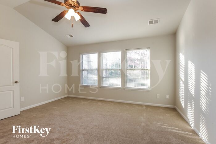 Building Photo - 8305 Stone Crest Dr