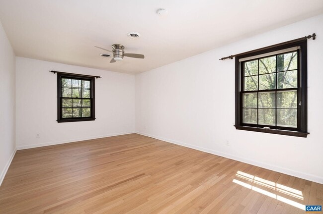 Building Photo - 104 Smithfield Ct