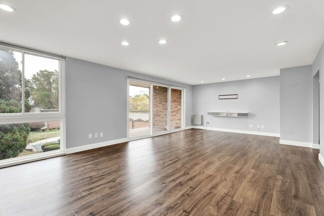 Building Photo - 2BD-2BTH HOME | NEWLY RENOVATED | BLOOMFIELD HILLS, MI