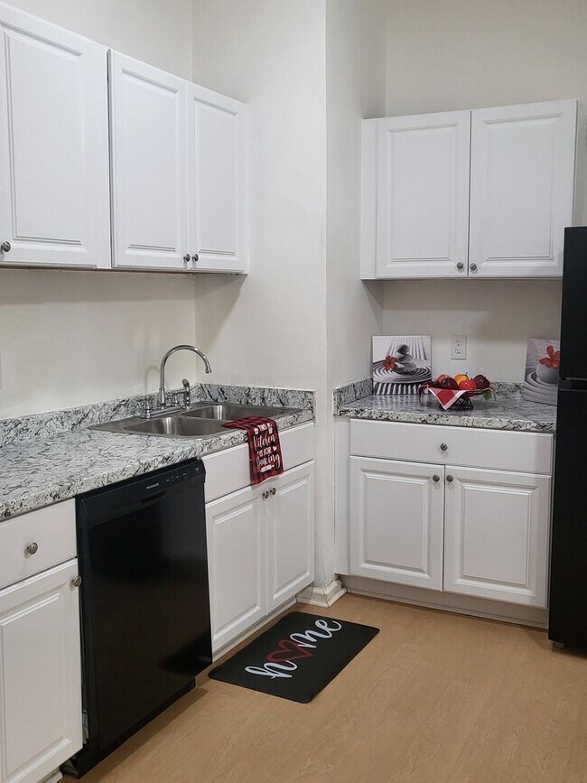 Building Photo - 6059 Creekford Dr