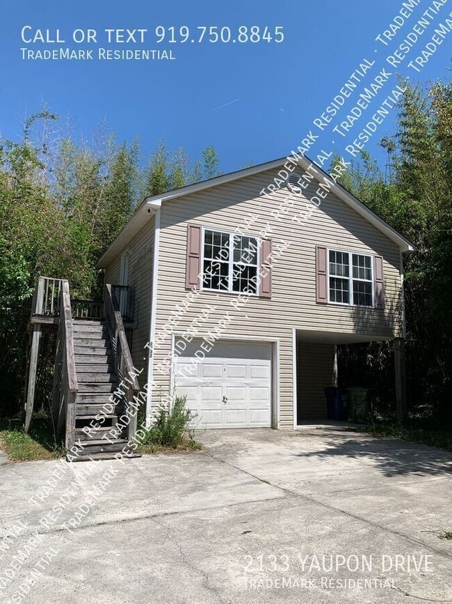 Building Photo - 2133 Yaupon Dr