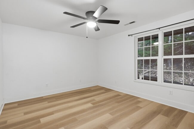 Building Photo - 526 Wilmore Rd