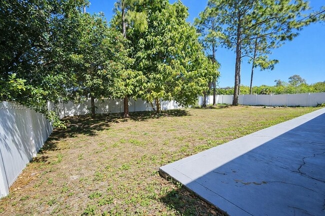 Building Photo - 2502 W 10th St