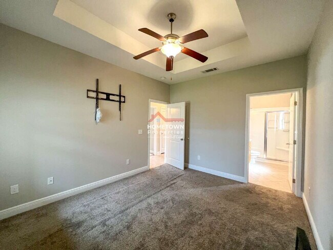 Building Photo - 8776 Bradfield Dr