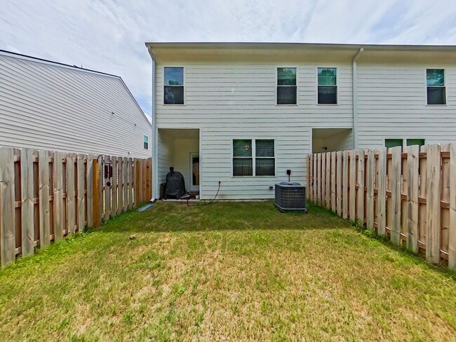 Building Photo - End Unit Townhome in Graniteville, SC!