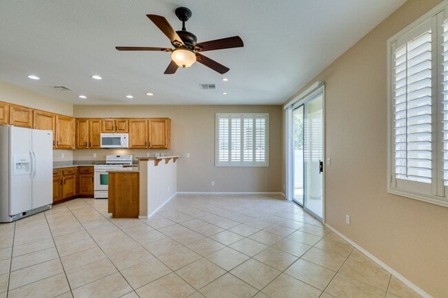 Building Photo - 6290 Majestic Hills Ave