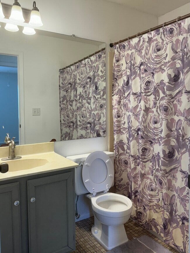 Building Photo - 1077 Auburn Ln