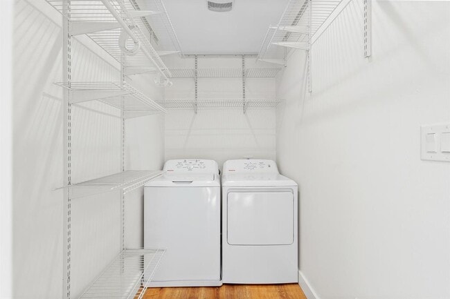 Building Photo - 807 Keasbey St