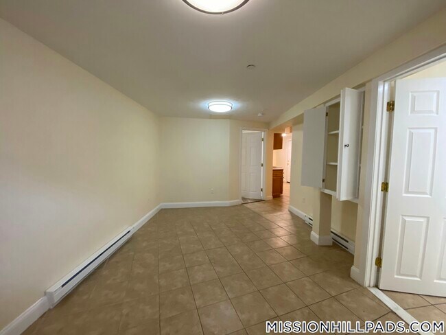 Building Photo - 895 Huntington Ave