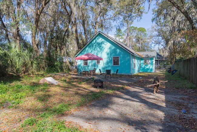 Building Photo - Beautiful House Near Downtown!!!